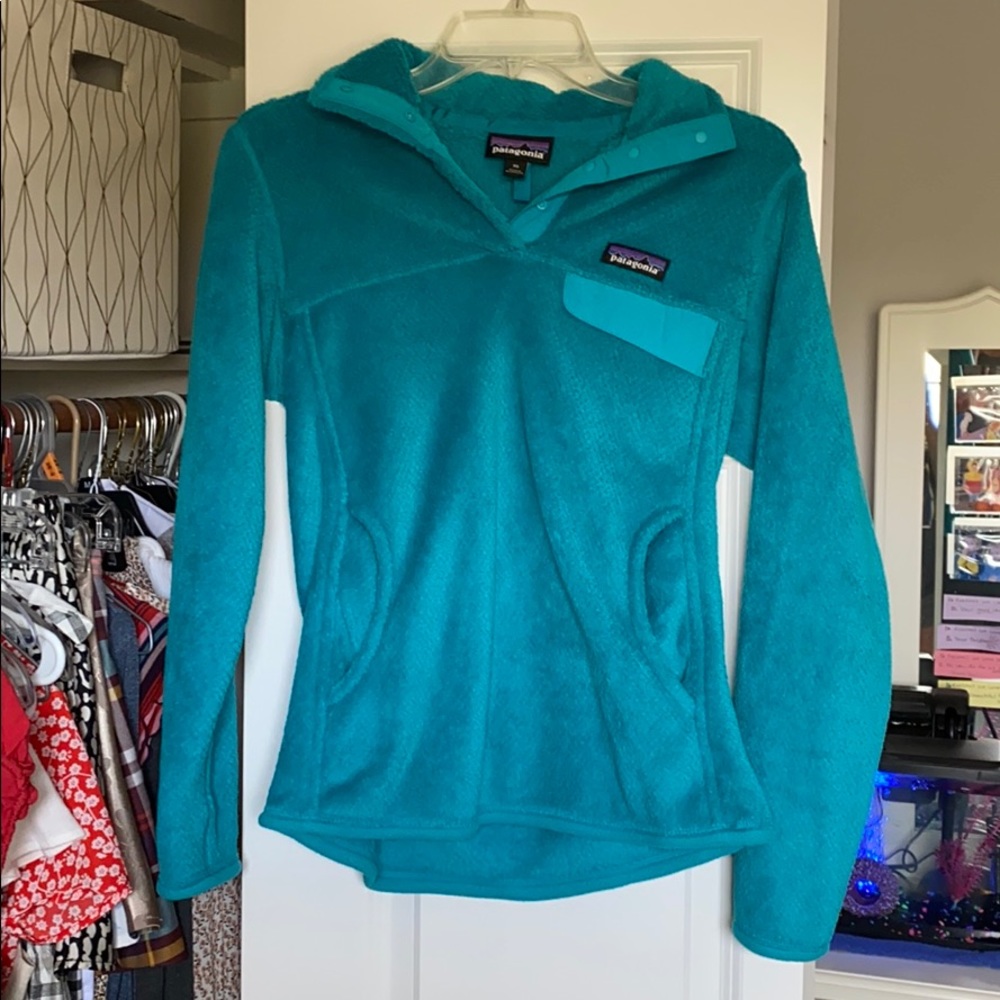 Teal Patagonia fuzzy sweatshirt